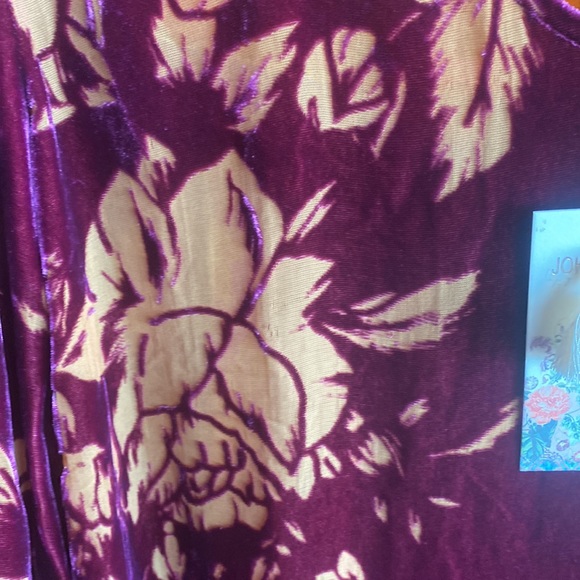 Johnny Was NWT Vida Floral Burnout Velvet Long Sleeve Vneck Silk Rayon Blouse - Picture 6 of 15